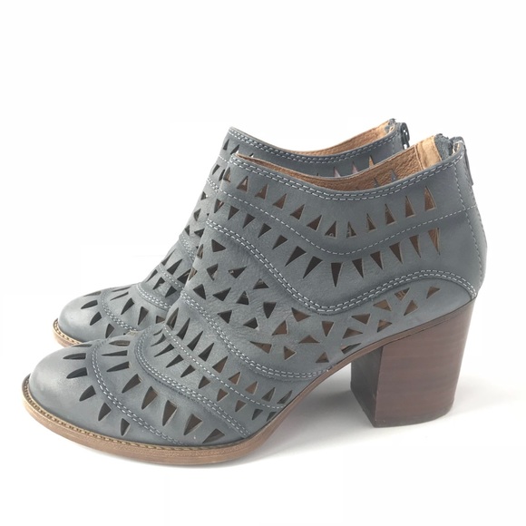 sofft perforated bootie